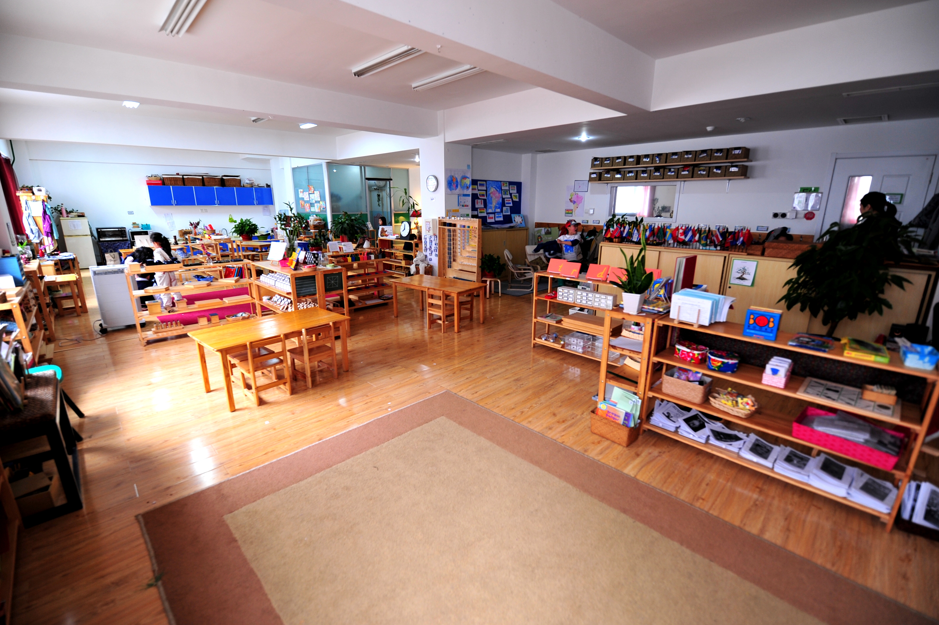 Montessori learning materials